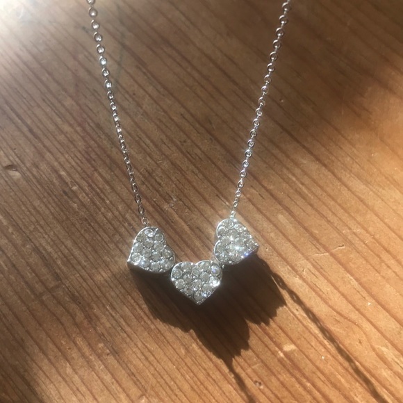💎LAST ONE💎 Silver 3 heart crystal necklace - Picture 3 of 6